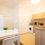 Tolstov - 1 Or 4 - 15 Min To Messe Dus - 10 Min Old Town Dus Appartement
