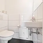 Appartement Tolstov - 1 Or 4 - 15 Min To Messe Dus - 10 Min Old Town Dus