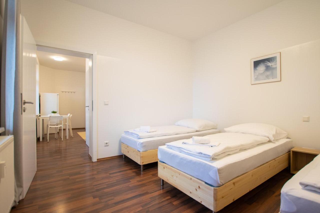 Tolstov - 1 Or 4 - 15 Min To Messe Dus - 10 Min Old Town Dus *