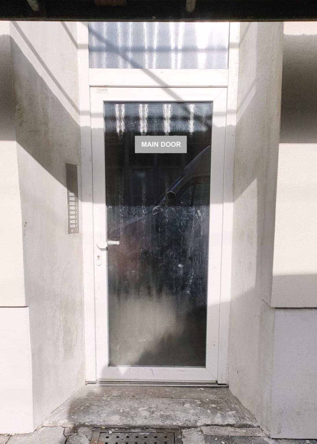 Tolstov - 1 Or 4 - 15 Min To Messe Dus - 10 Min Old Town Dus Apartment *