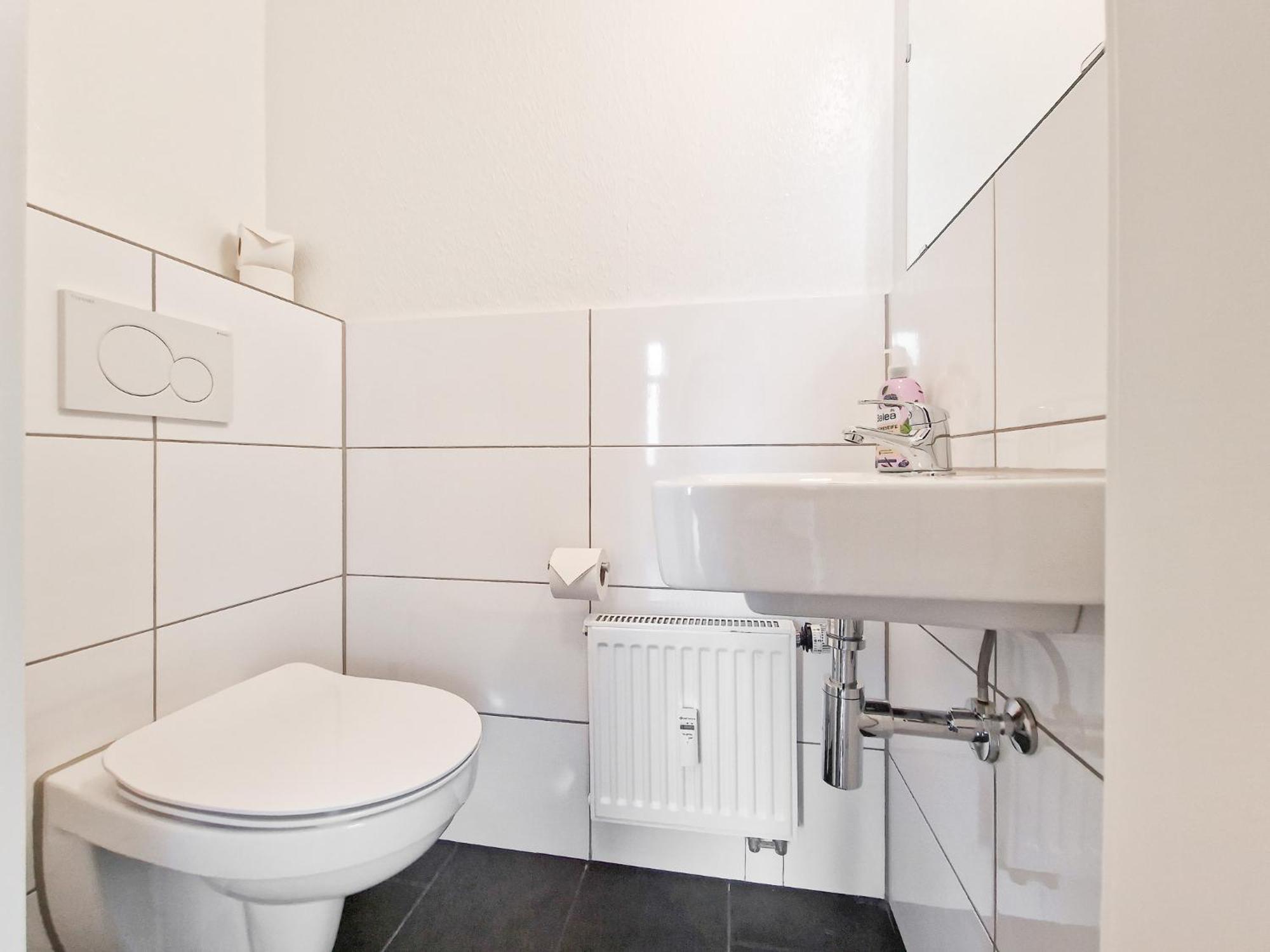 Apartment Tolstov - 1 Or 4 - 15 Min To Messe Dus - 10 Min Old Town Dus