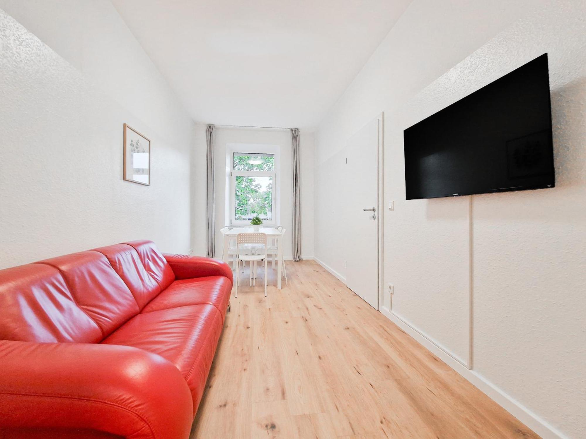 Tolstov - 1 Or 4 - 15 Min To Messe Dus - 10 Min Old Town Dus Apartment